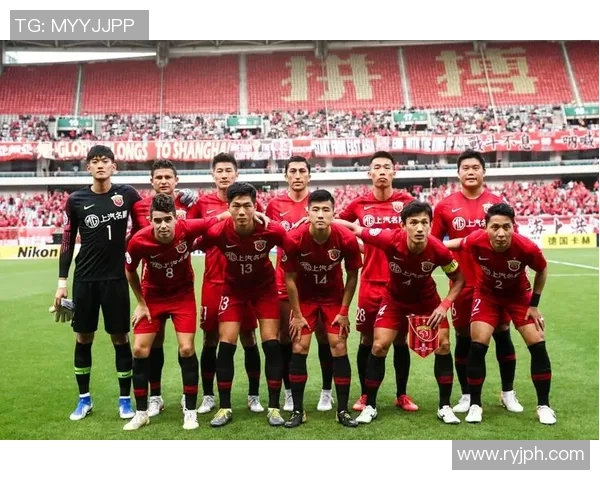 上海上港与布列斯特迪纳摩激战正酣比分揭晓引发球迷热议