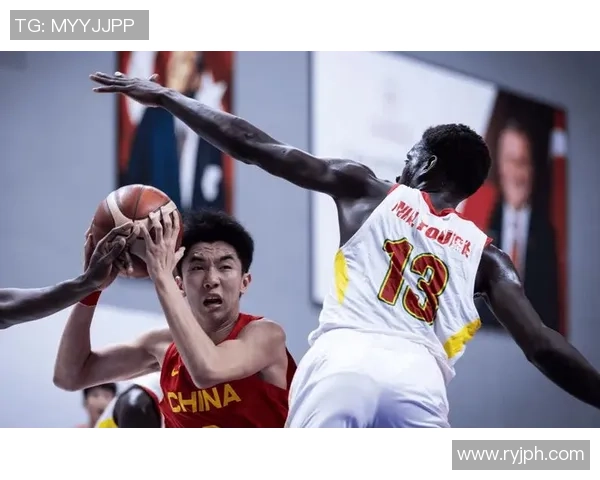 2008年北京奥运会男篮激战中国队对决立陶宛队的精彩瞬间回顾 2008年北京奥运会男篮激战中国队对决立陶宛队的精彩瞬间回顾