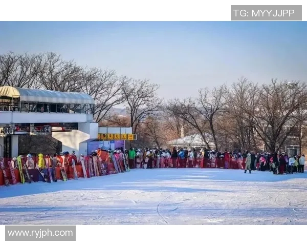 庙香山滑雪场发动造雪作业:估计11月中旬开板经营 首先敞开三条雪道 庙香山滑雪场发动造雪作业:估计11月中旬开板经营 首先敞开三条雪道